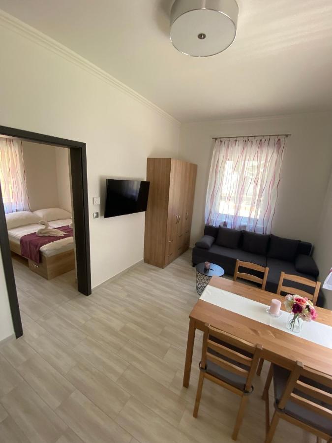 Penzion Karinthy Haz Siófok Exteriér fotografie