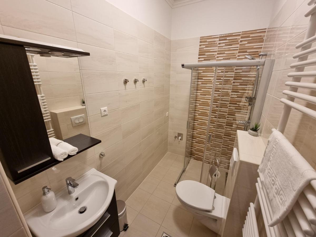 Penzion Karinthy Haz Siófok Exteriér fotografie